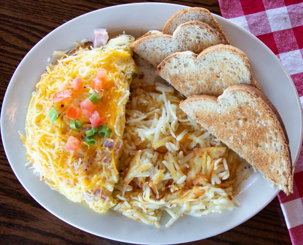 Looking for Restaurants That Open Early in Kansas City? Try the Corner Cafe